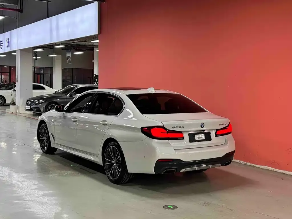 BMW 5 Series — фото 3