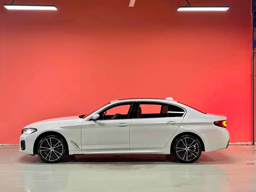 BMW 5 Series — фото 2