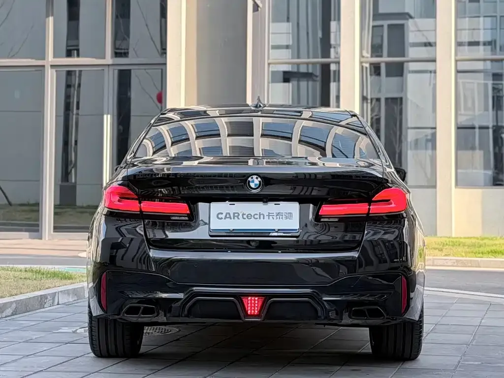 BMW 5 Series — фото 10
