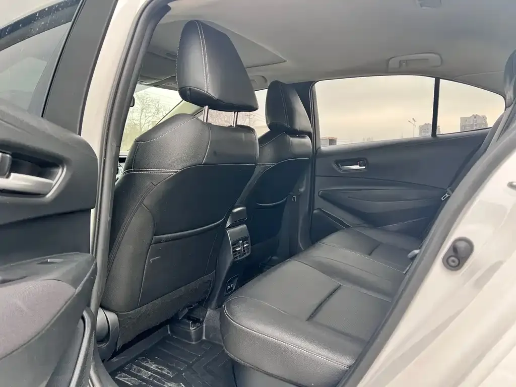 Toyota Corolla 2023 из CN, фото 2