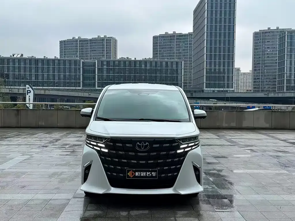 Toyota Alphard — фото 5