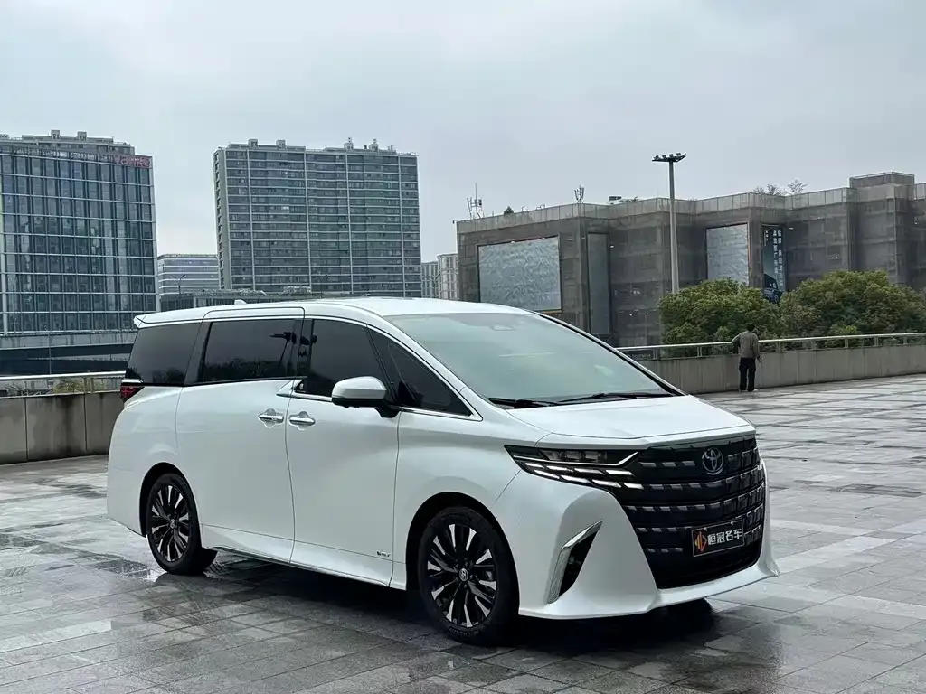 Toyota Alphard — фото 3
