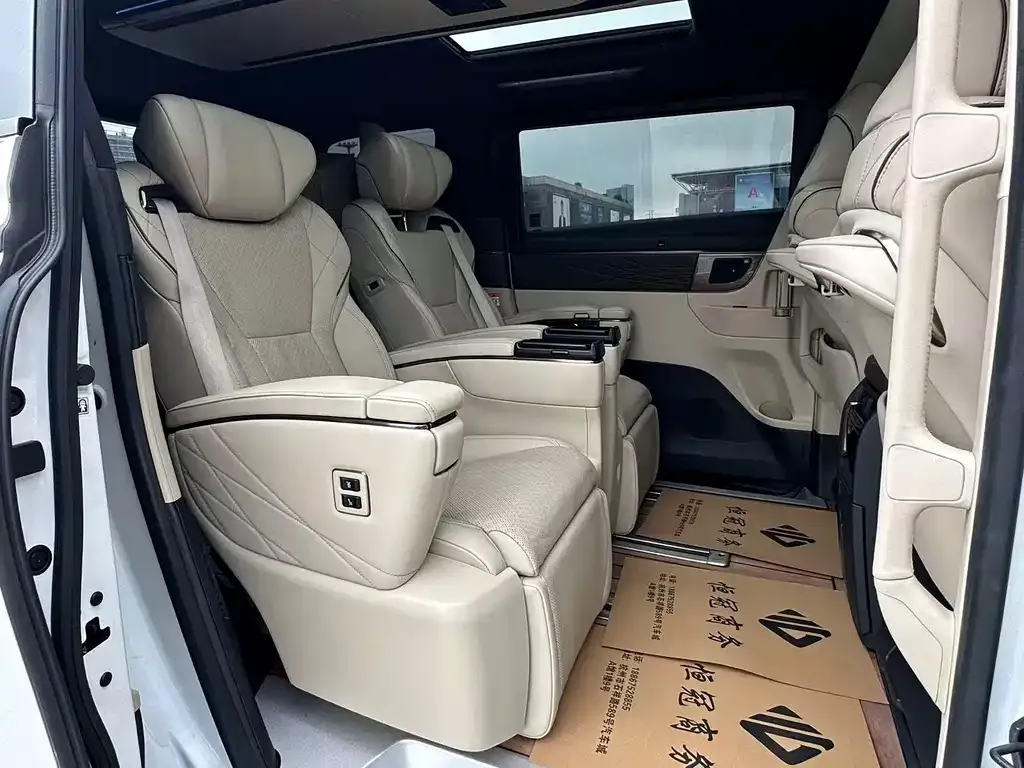Toyota Alphard — фото 6