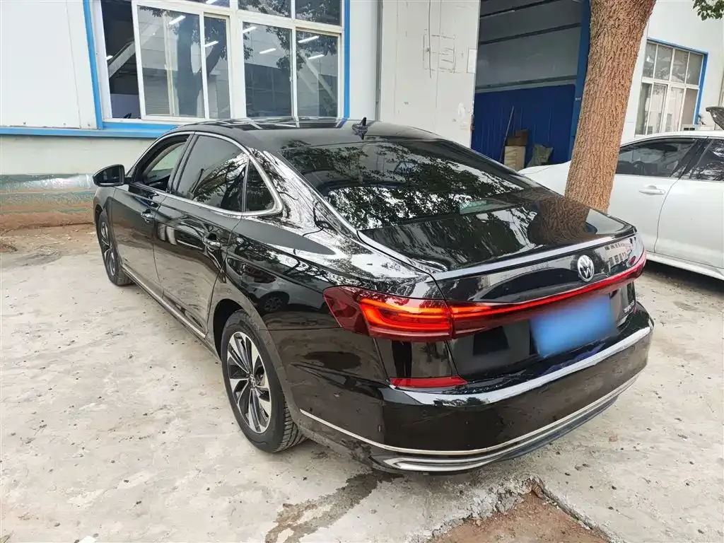 Volkswagen Passat — фото 10