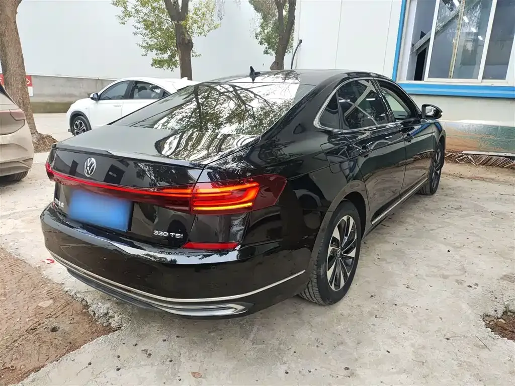 Volkswagen Passat — фото 7