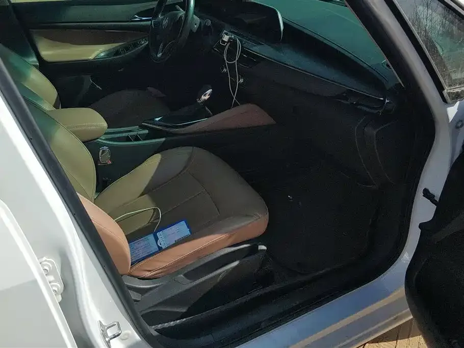 Buick GL6 2021 из CN, фото 2
