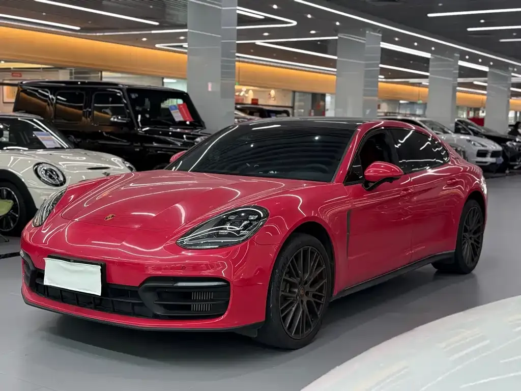 Porsche Panamera — фото 1
