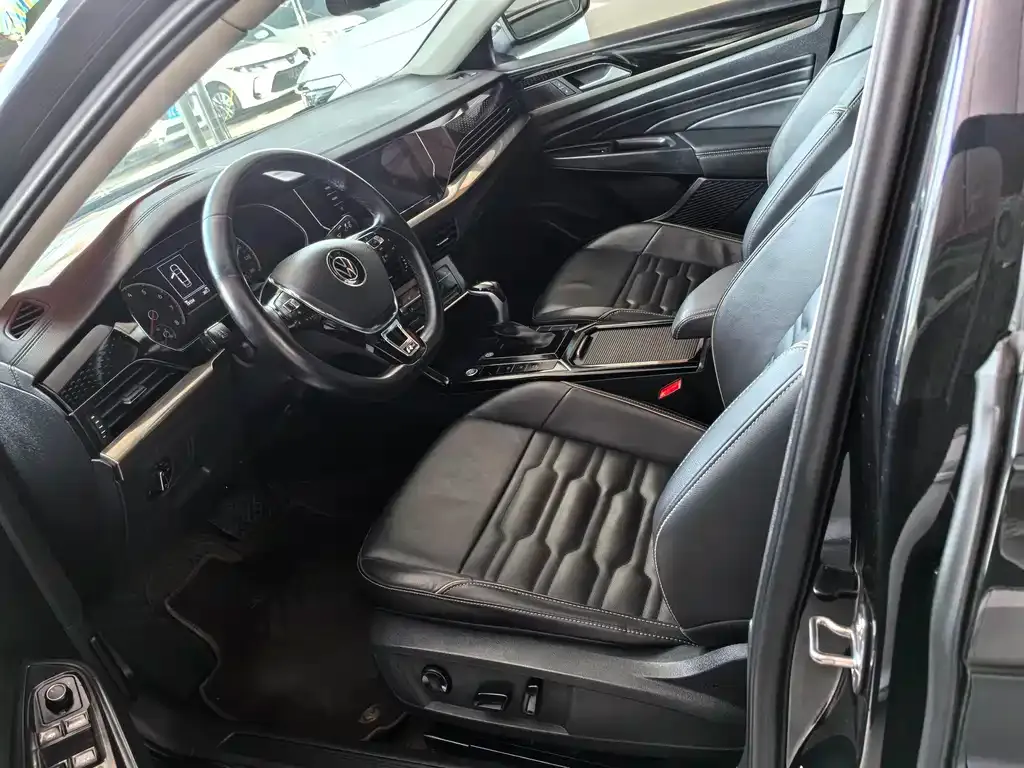 Volkswagen Passat 2021 из CN, фото 4