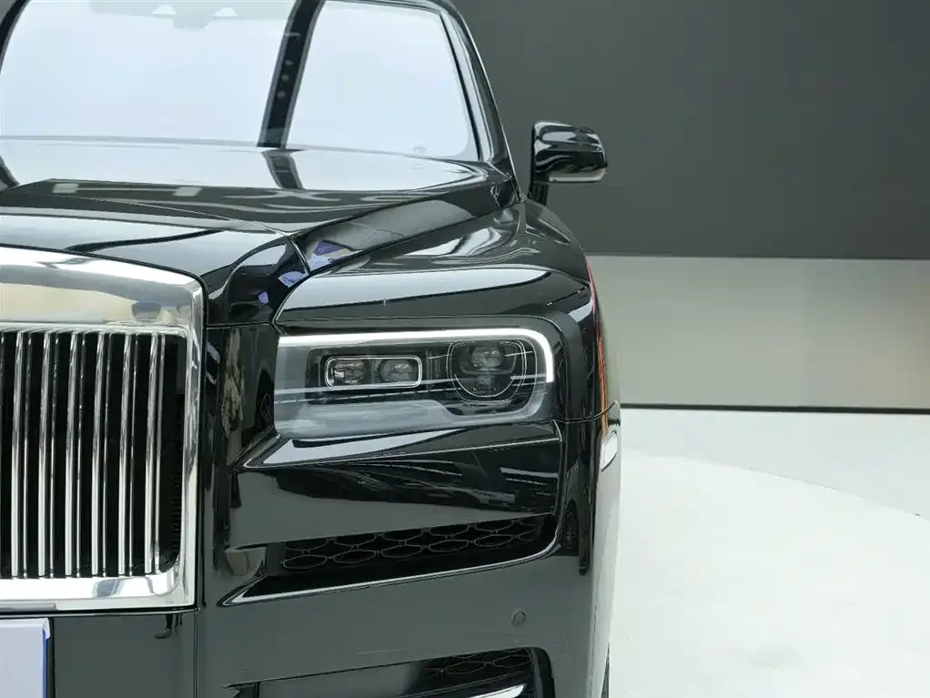 Rolls-Royce Cullinan — фото 8
