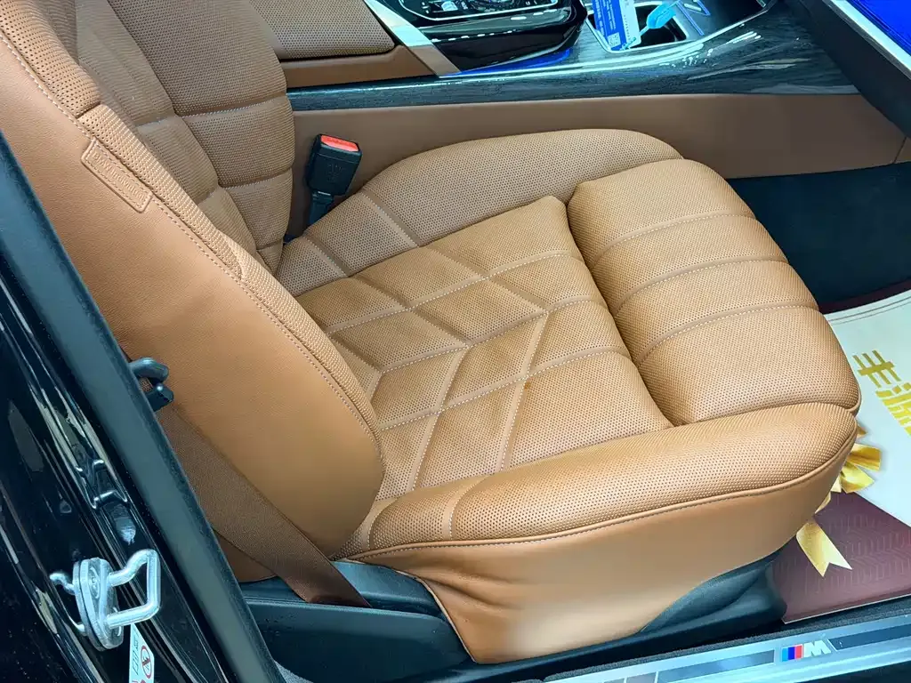 BMW 7 Series — фото 10
