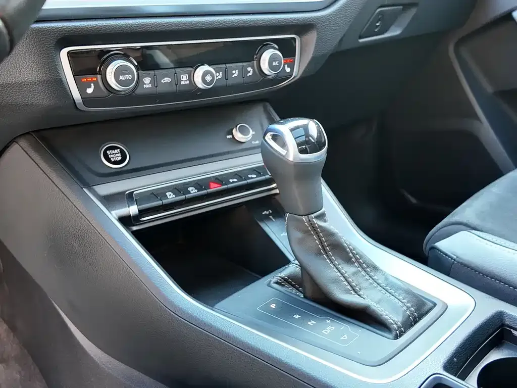 Audi Q3 — фото 10