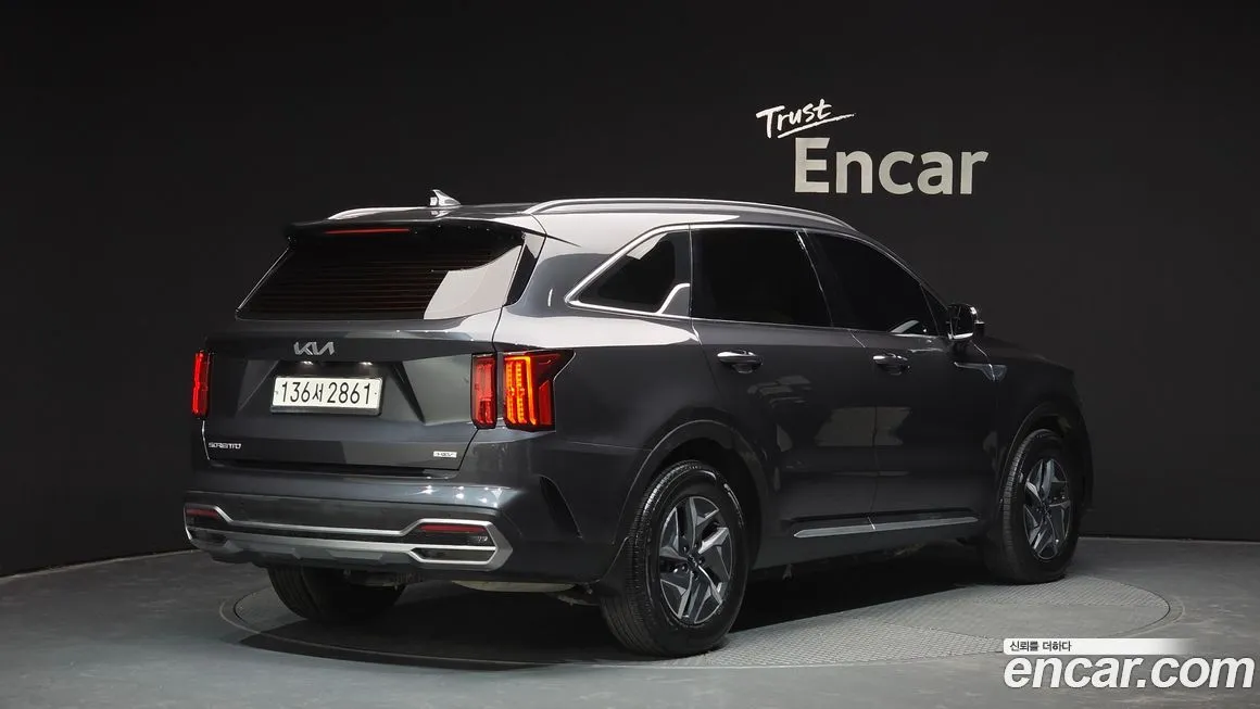 Kia Sorento — фото 7