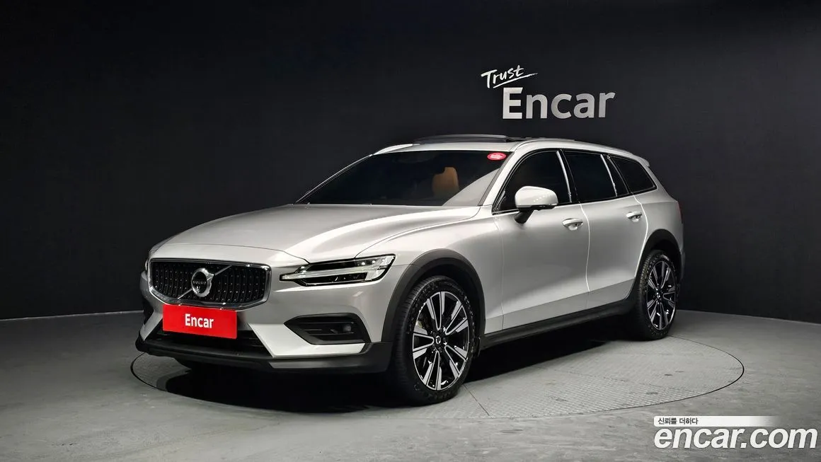 Volvo V60 — фото 1