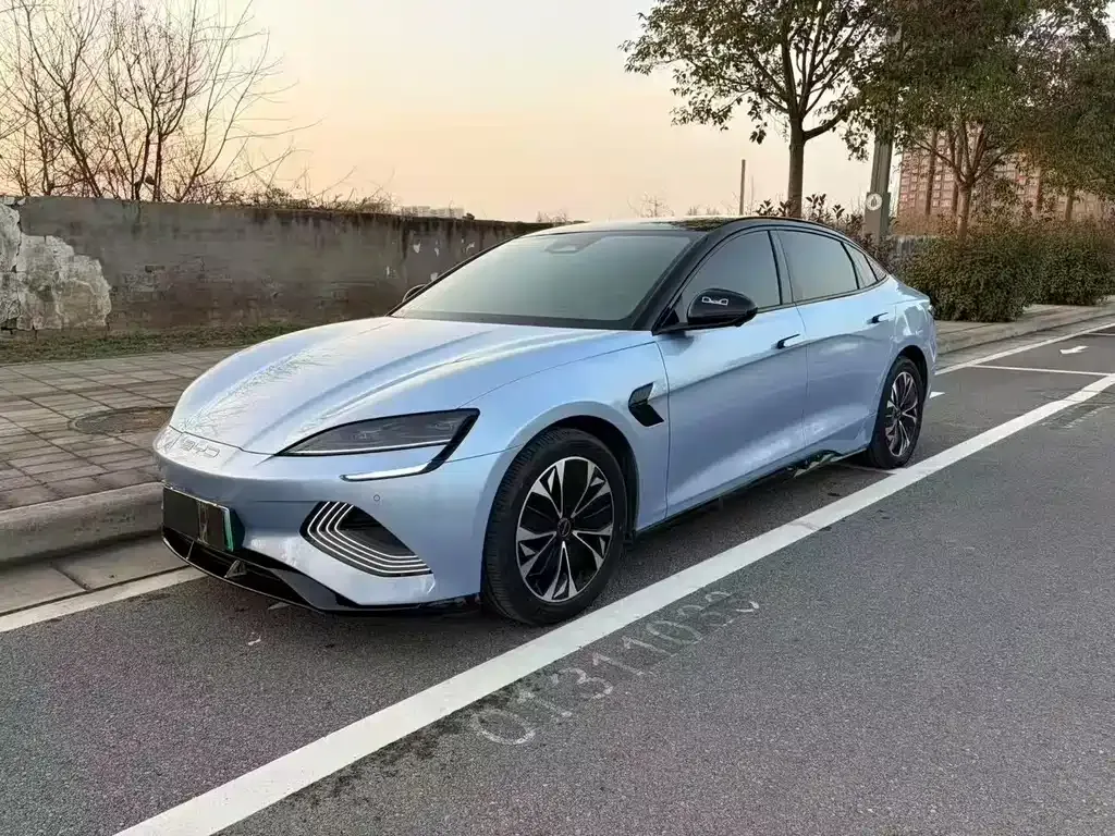 BYD Seal — фото 1