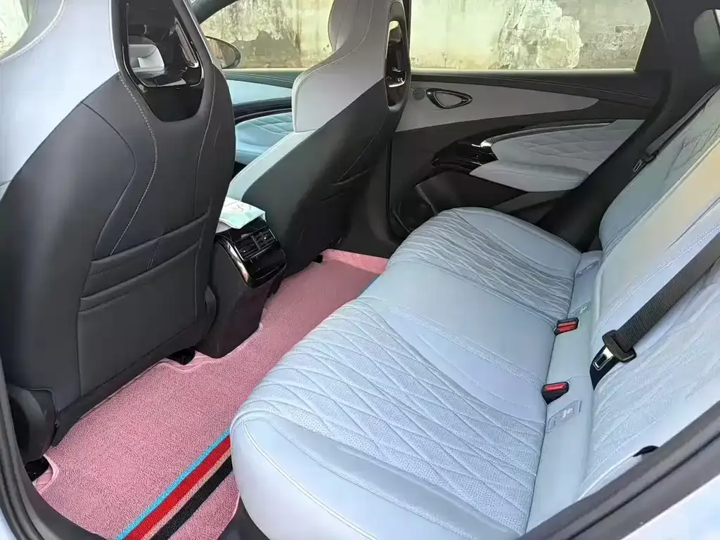 BYD Seal — фото 4