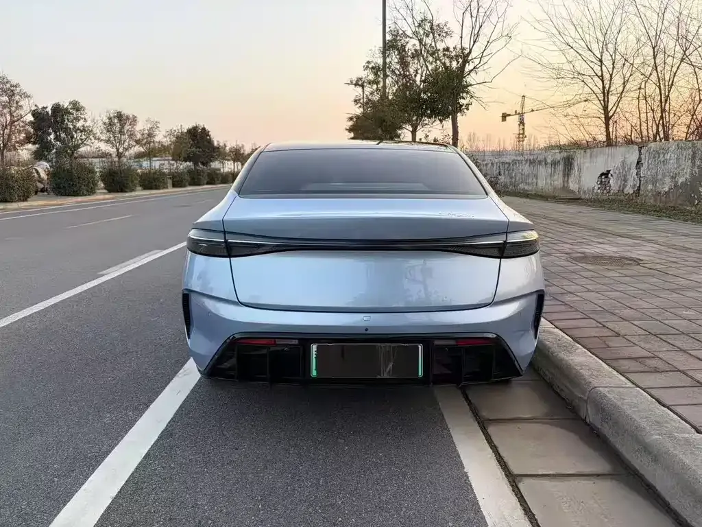 BYD Seal — фото 7