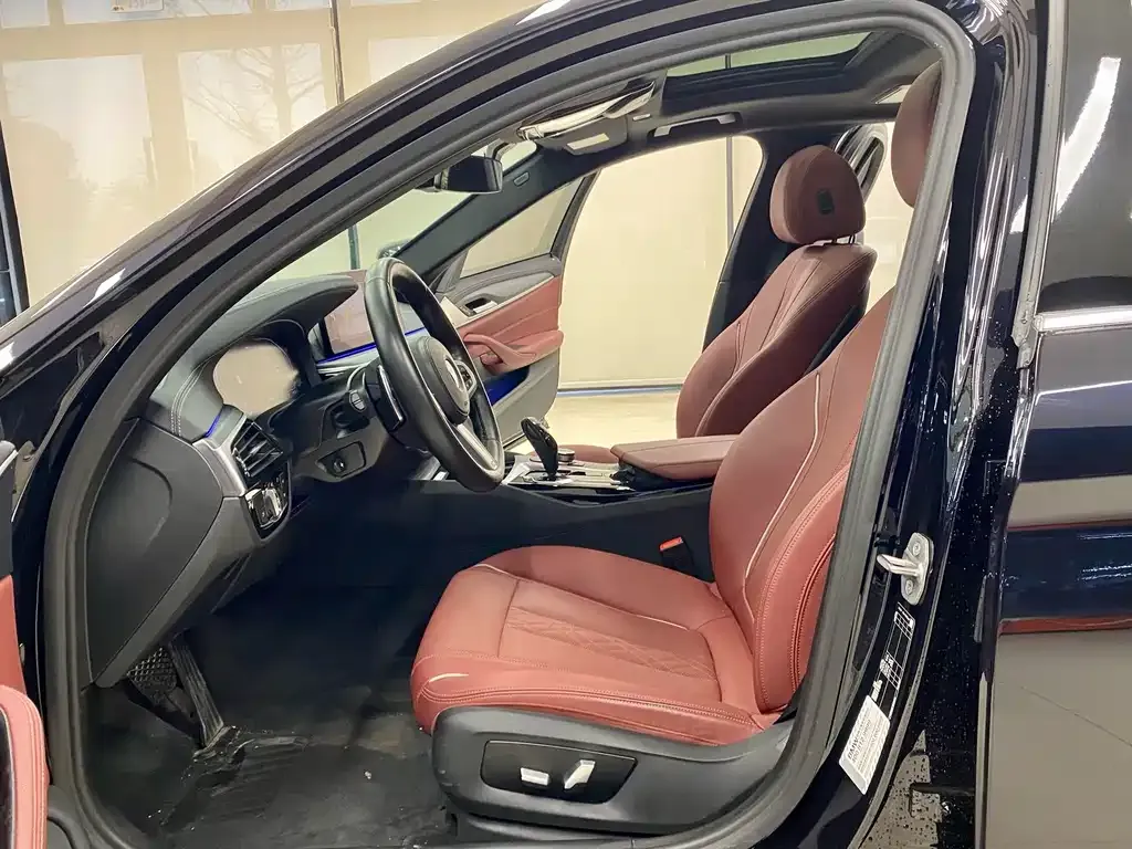 BMW 5 Series 2022 из CN, фото 6