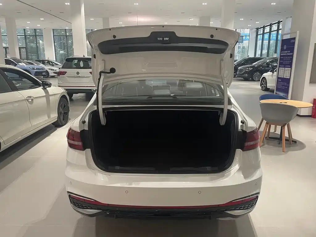 Volkswagen Lavida 2024 из CN, фото 5