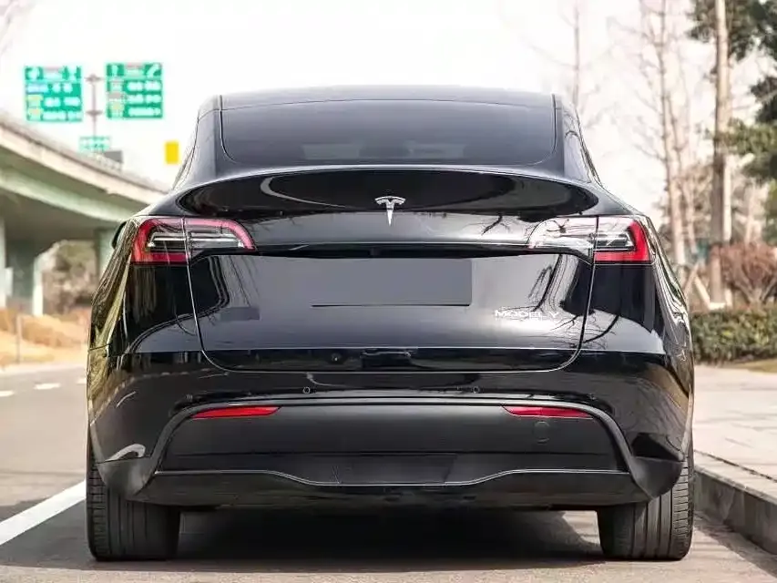 Tesla Model Y — фото 4