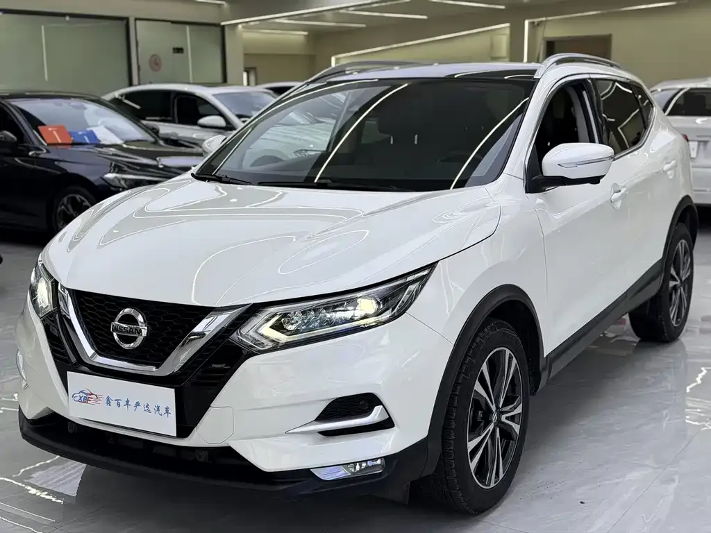 Nissan Qashqai — фото 1