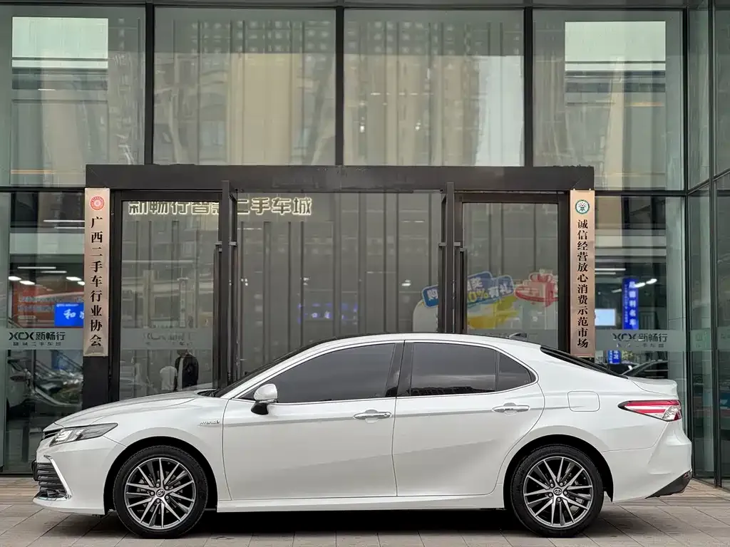 Toyota Camry 2021 из CN, фото 10