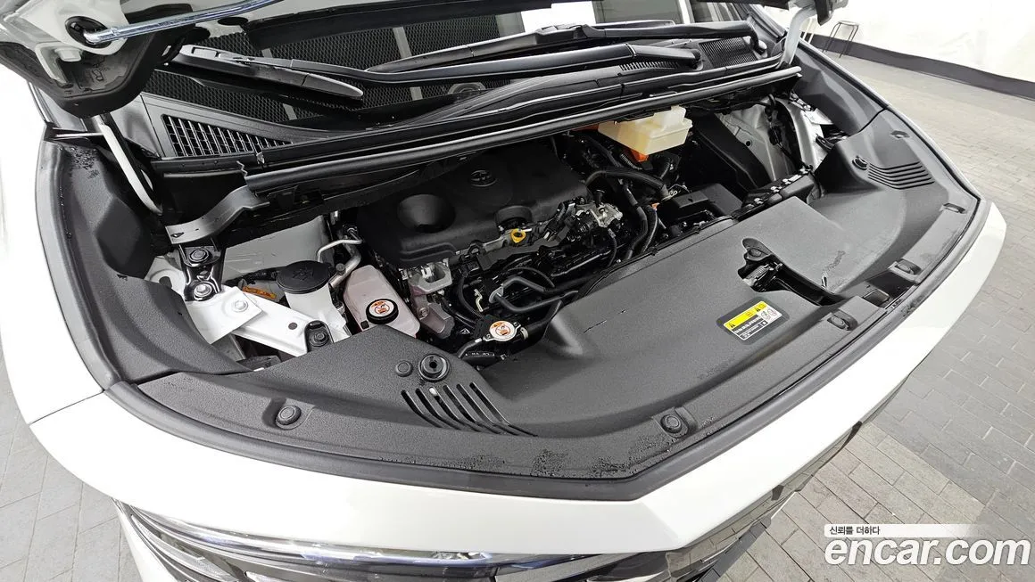 Toyota Alphard — фото 10