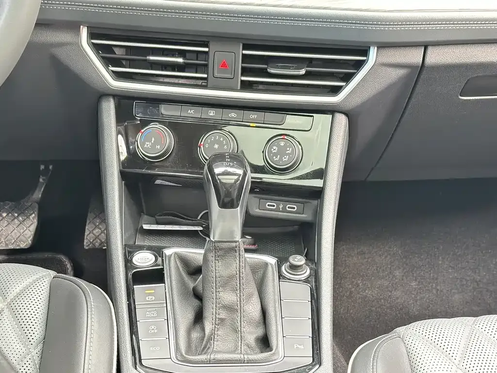 Volkswagen Sagitar 2023 из CN, фото 4