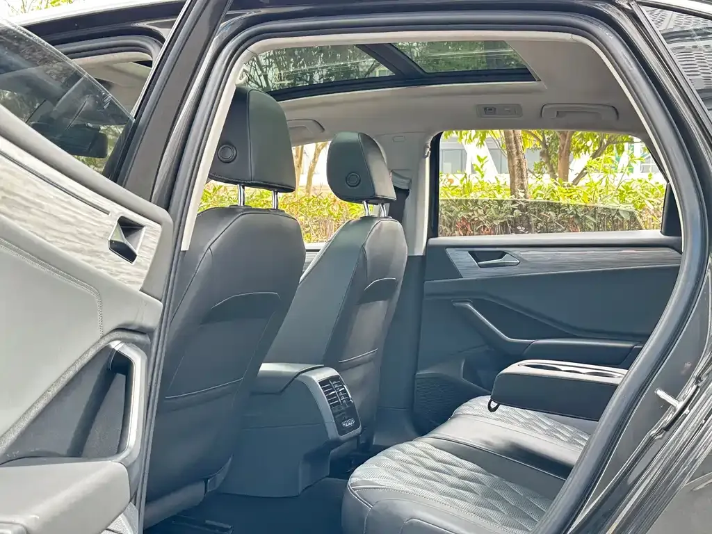 Volkswagen Sagitar 2023 из CN, фото 2