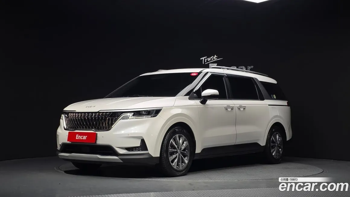 Kia Carnival — фото 1