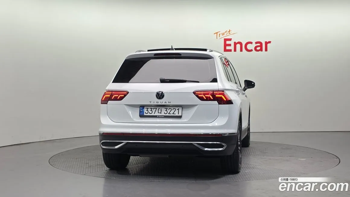 Volkswagen Tiguan — фото 9