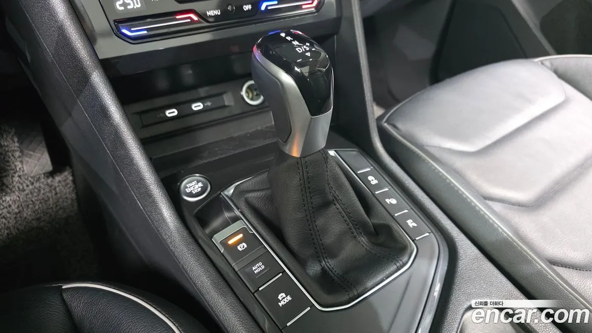 Volkswagen Tiguan — фото 6