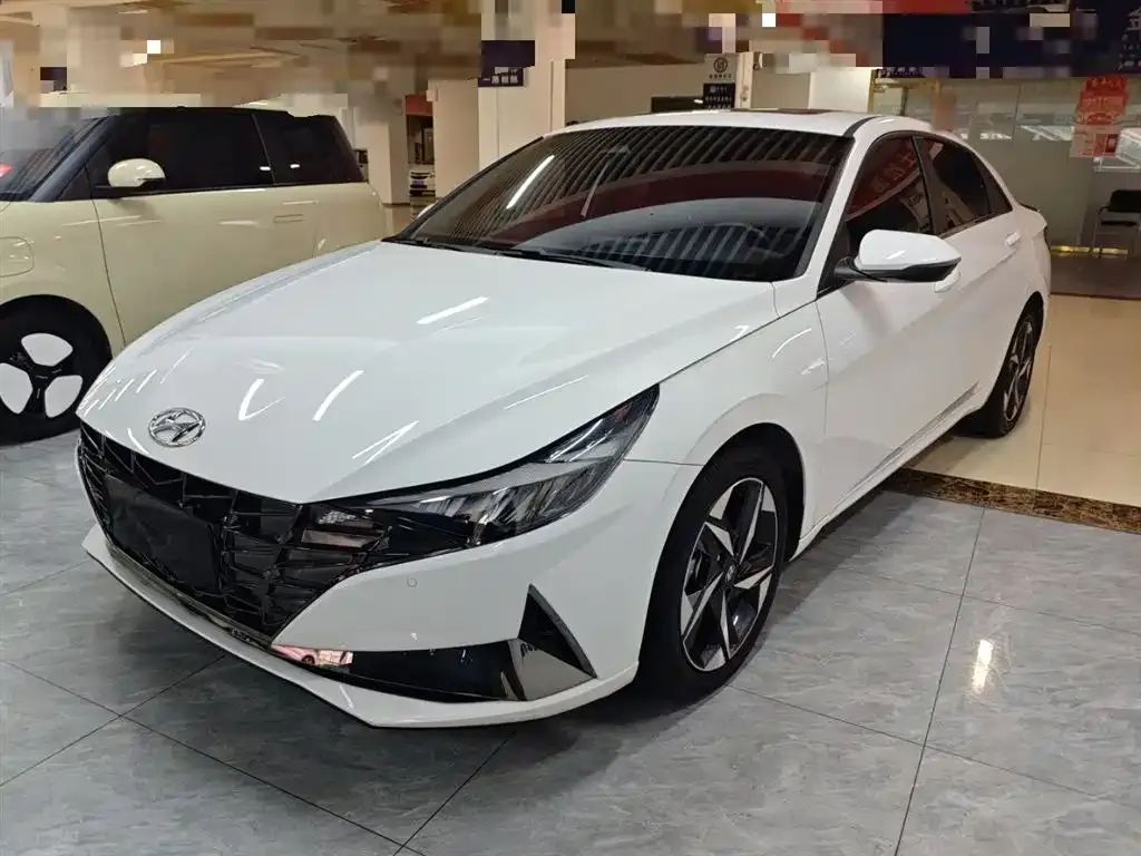 Hyundai Elantra 2023 из CN, фото 1