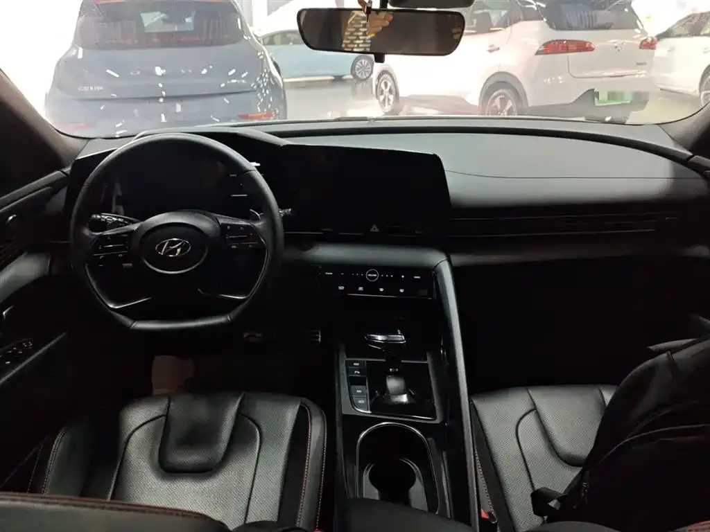 Hyundai Elantra 2023 из CN, фото 5