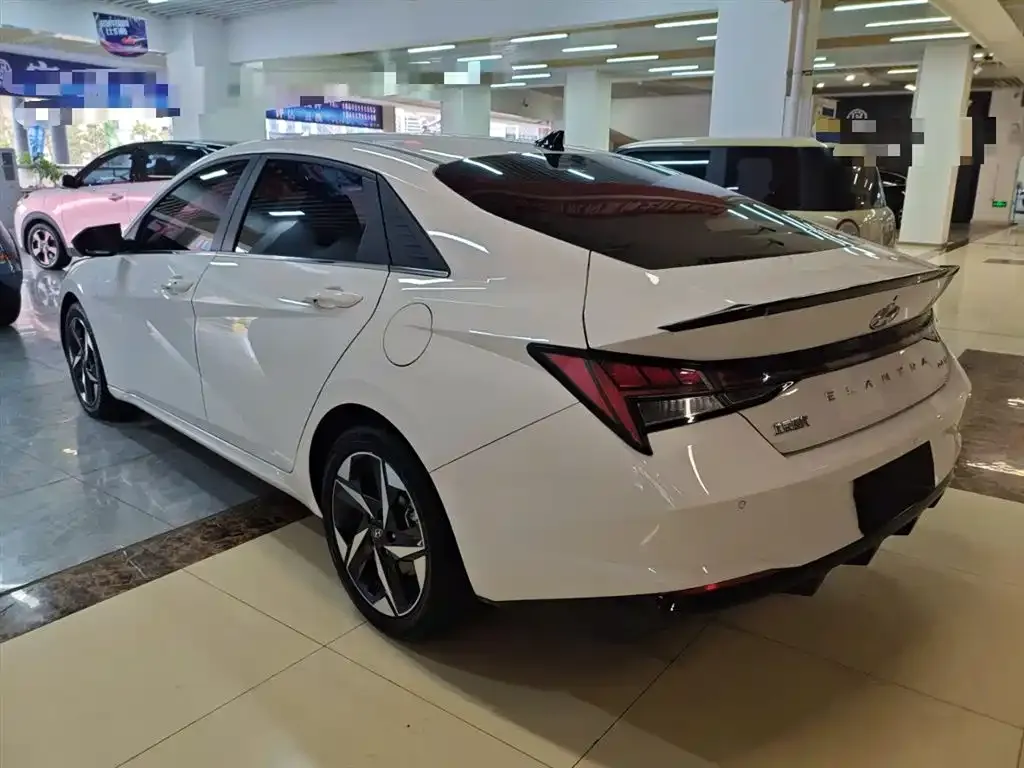 Hyundai Elantra 2023 из CN, фото 10
