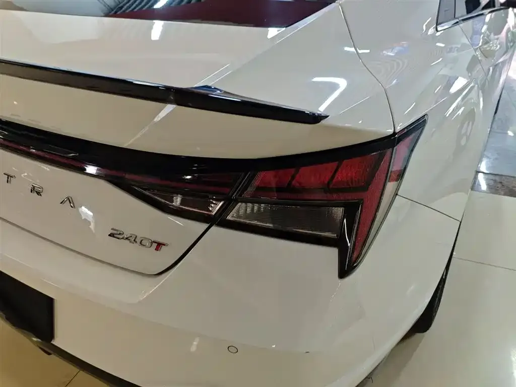 Hyundai Elantra 2023 из CN, фото 3