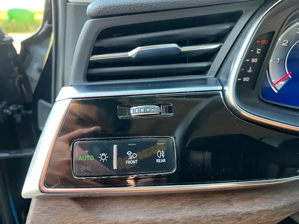 Audi Q7 2023 из CN, фото 3