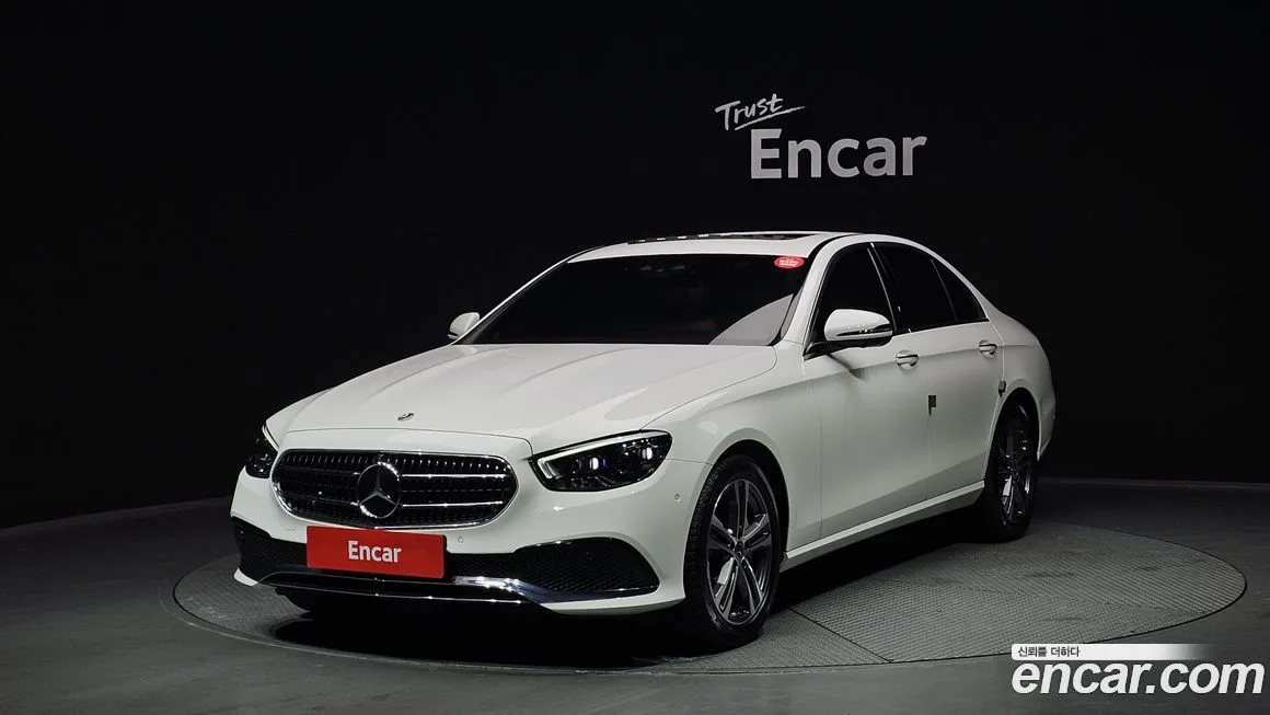 Mercedes-Benz E-Class — фото 1