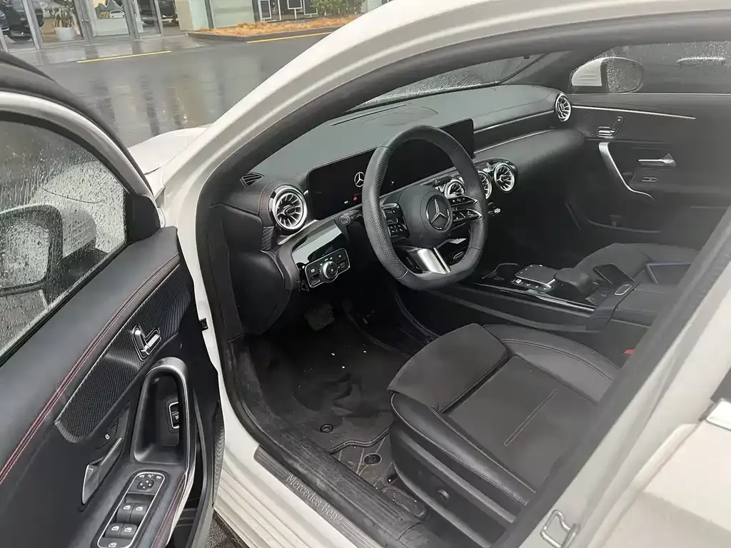 Mercedes-Benz A-Class 2023 из CN, фото 2