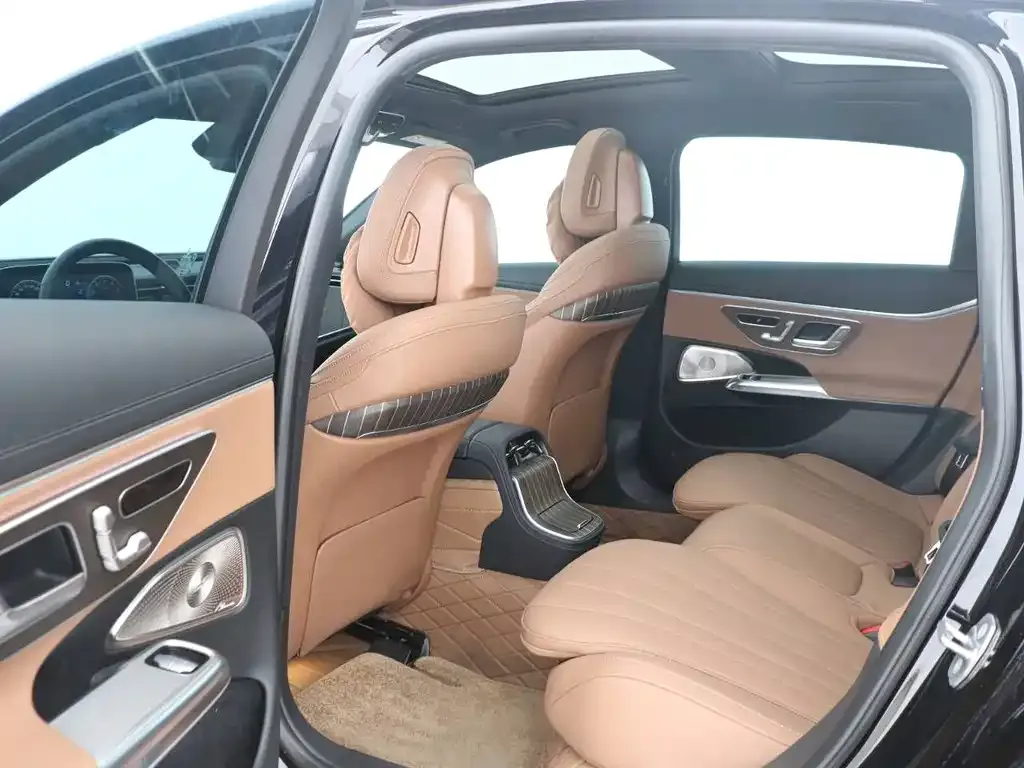 Mercedes-Benz E-Class 2024 из CN, фото 3