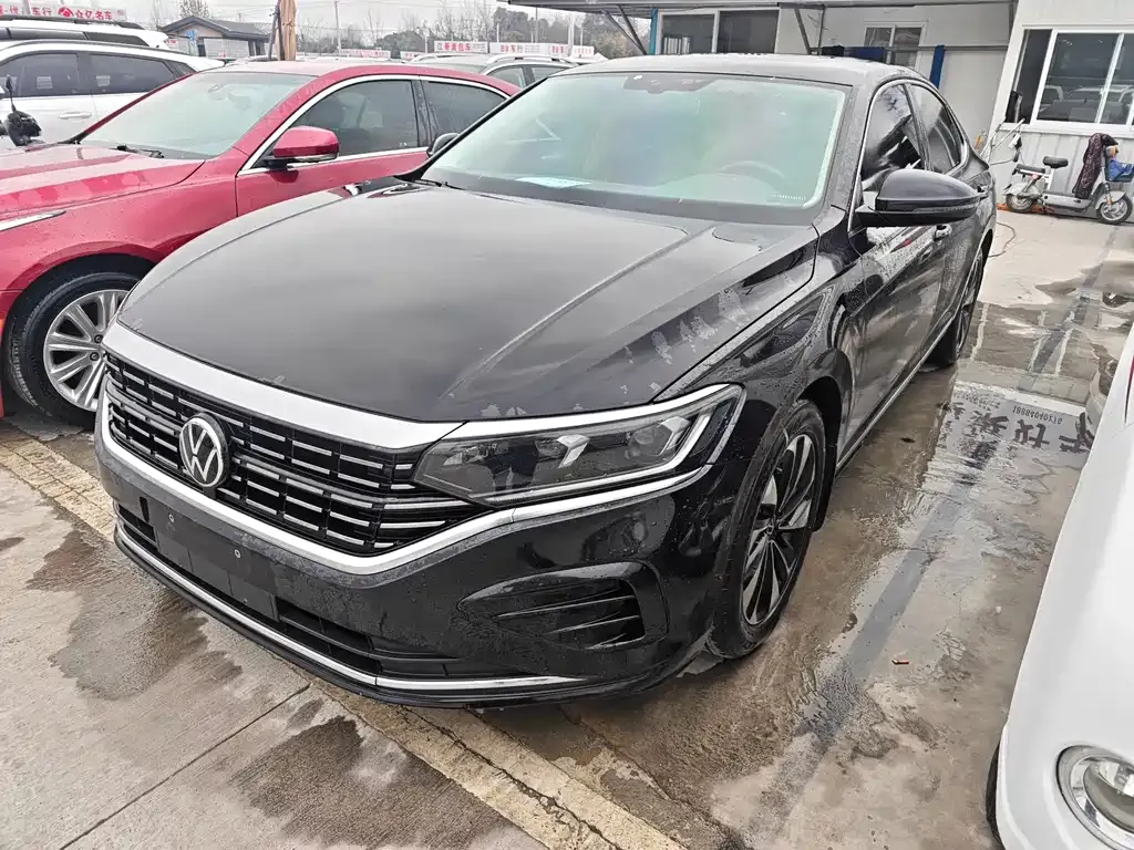 Volkswagen Passat — фото 1