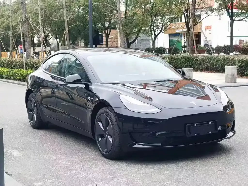 Tesla Model 3 — фото 9