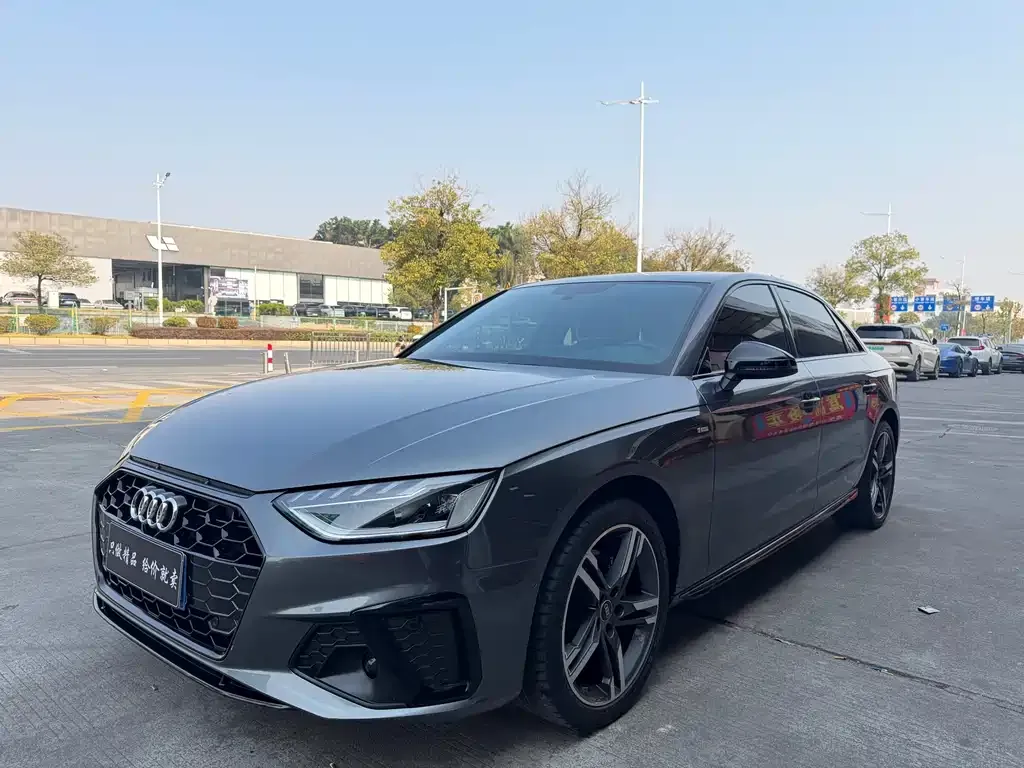 Audi A4L 2022 из CN, фото 1