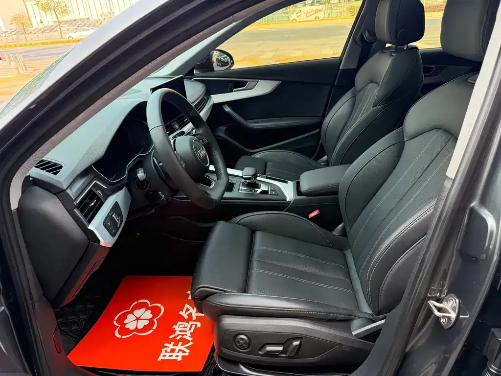 Audi A4L 2022 из CN, фото 3