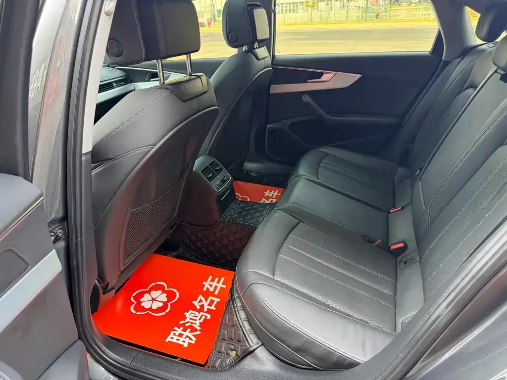 Audi A4L 2022 из CN, фото 4