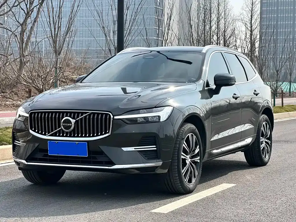 Volvo XC60 2022 из CN, фото 1
