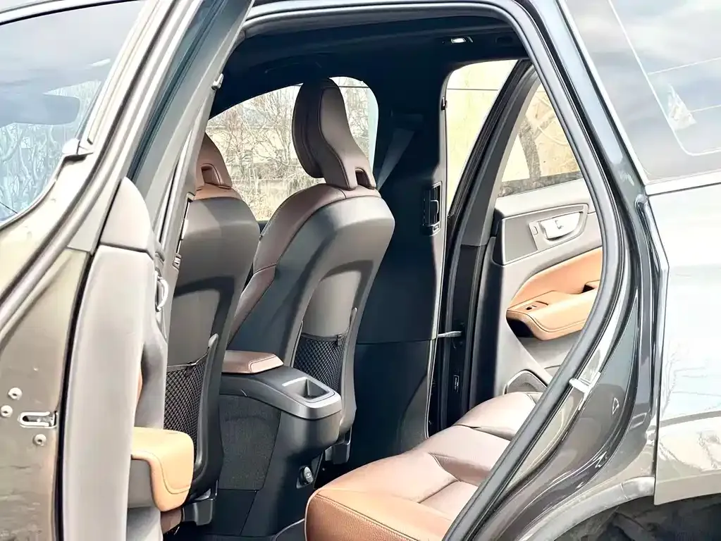Volvo XC60 2022 из CN, фото 7