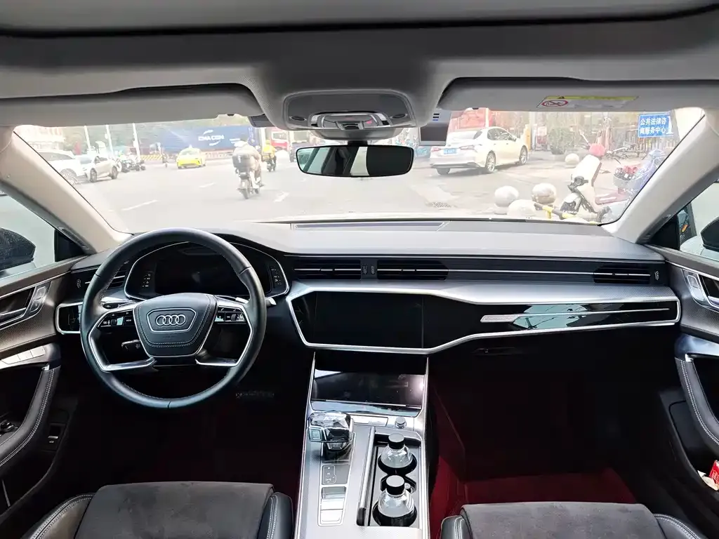 Audi A7L 2024 из CN, фото 2