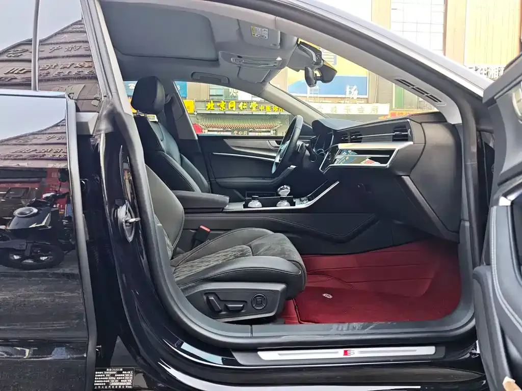 Audi A7L 2024 из CN, фото 3