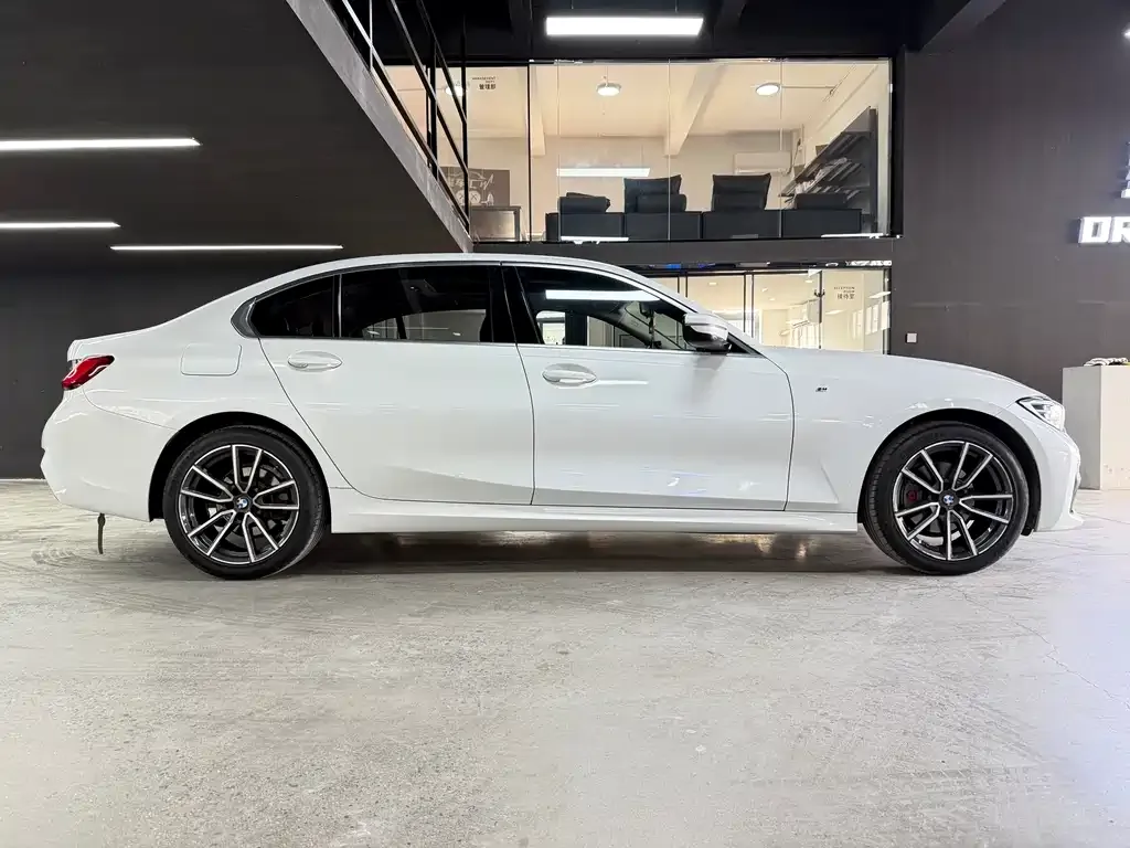 BMW 3 Series 2021 из CN, фото 8