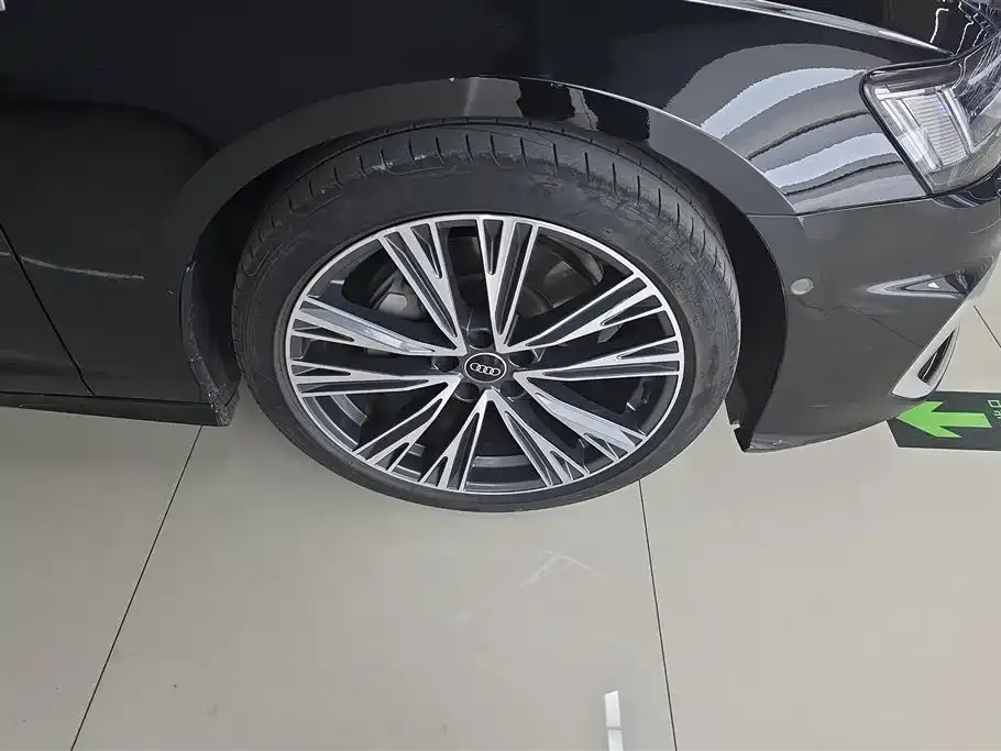 Audi A6L 2023 из CN, фото 9